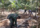 Babinsa Koramil 0602-15/Baros Kerja Bakti Pemasangan Paving Block Perkuat Akses Jalan Antar Kampung